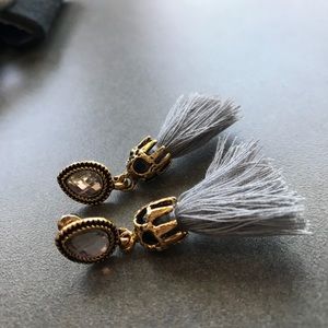 Pendant tassel earrings